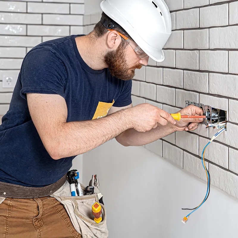 İzmir Elektrik Ustası Tarcan Bakır